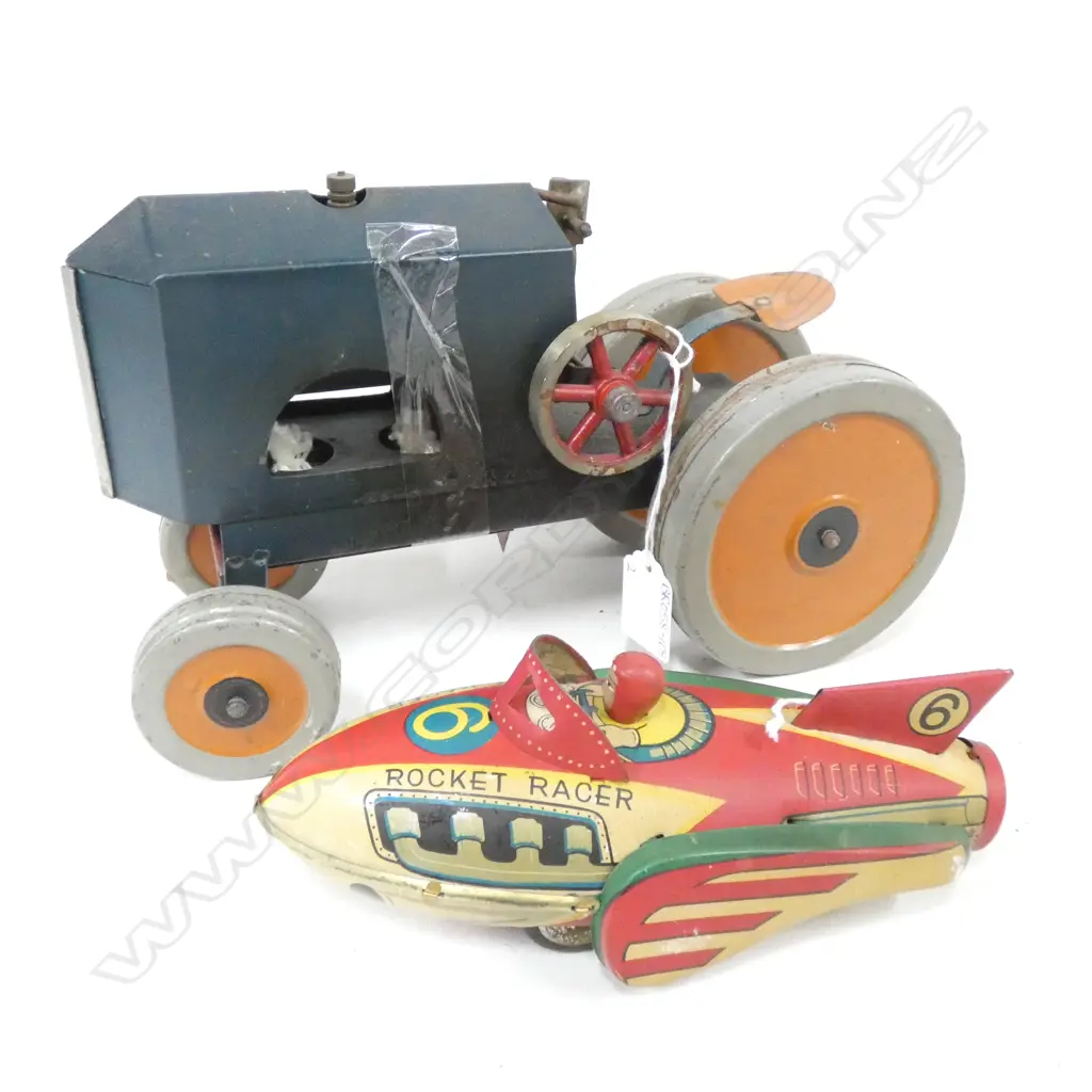 TIN PLATE ROCKET RACER - L 190MM & STEAM ENGINE TRACTOR L. 250MM Image 1++